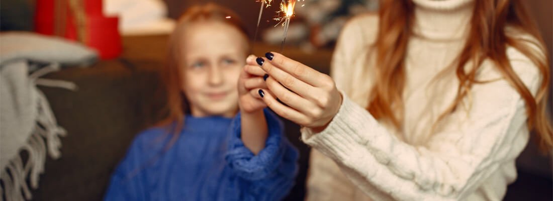 Bezpieczna zabawa pod opieką dorosłych